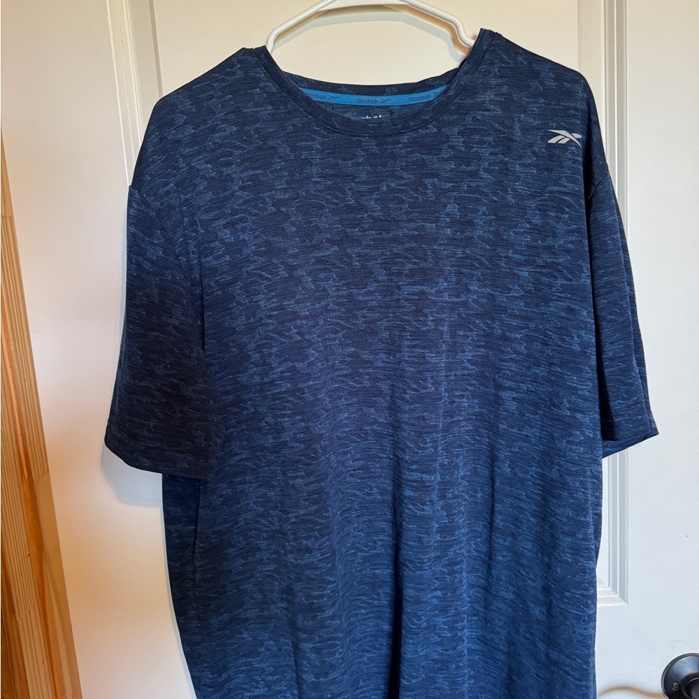Men’s Reebok Blue Pattern athletic‎ shirt Size 2XL